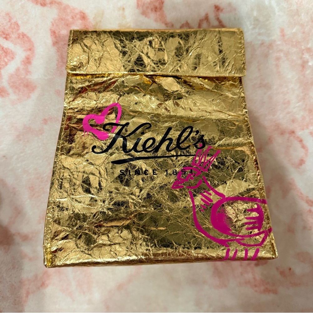 Khiel’s Limited Edition Makeup Bag
